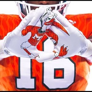 Meet your Posher, Cecil