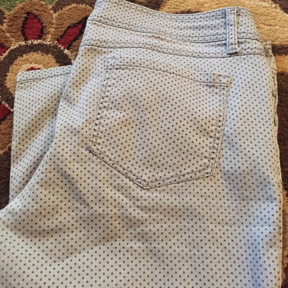 SO grey & black dot skinny jeans!