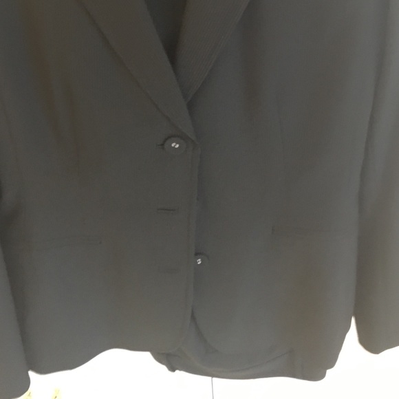 Context suit - Picture 4 of 4