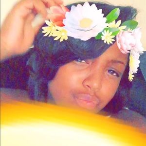 Meet your Posher, Chanel