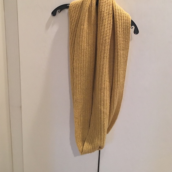 Infinity scarf