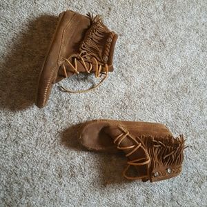 Minnetonka trapper boot