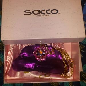 Sacco purple pump