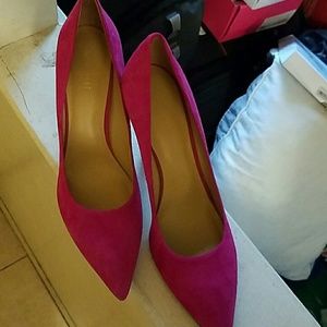 Never worn Fuschia Pink pumps with box