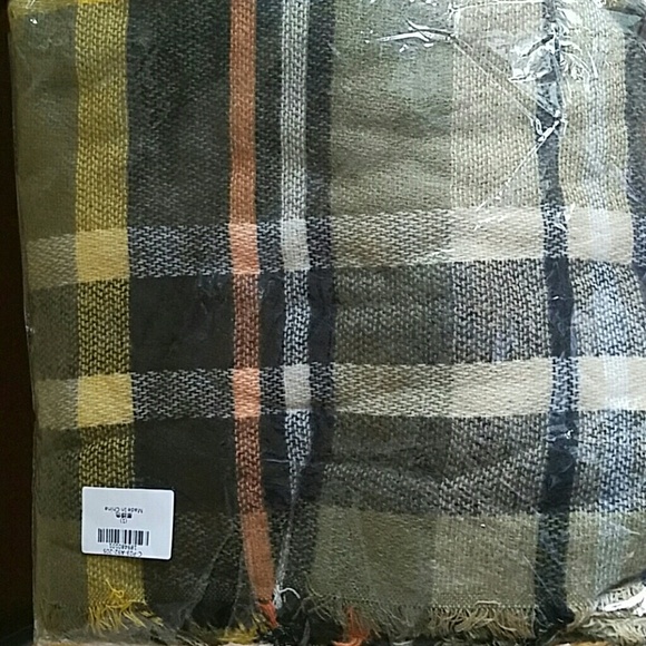 Olive and Black Plaid Blanket Scarf - Picture 2 of 2