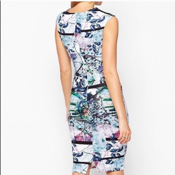 Bodycon form fit printed with lace dress. - Picture 3 of 4