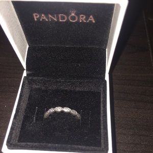 Pandora sparkling leaves ring