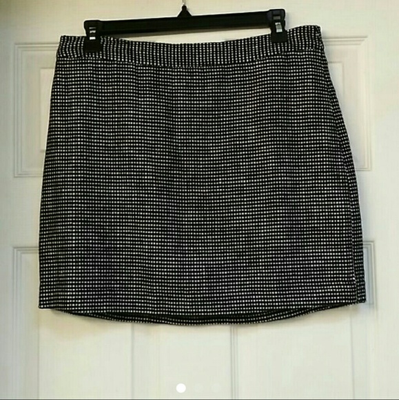 Black and white wool mini skirt - Picture 1 of 3