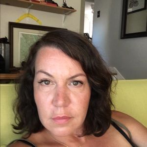 Meet your Posher, Lara