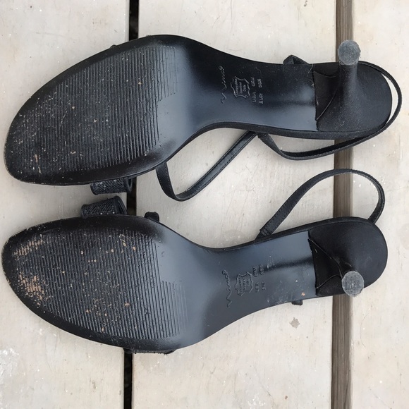 Black heels - Picture 3 of 3