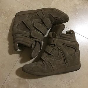 Steve Madden Suede Sneaker Wedges 💘