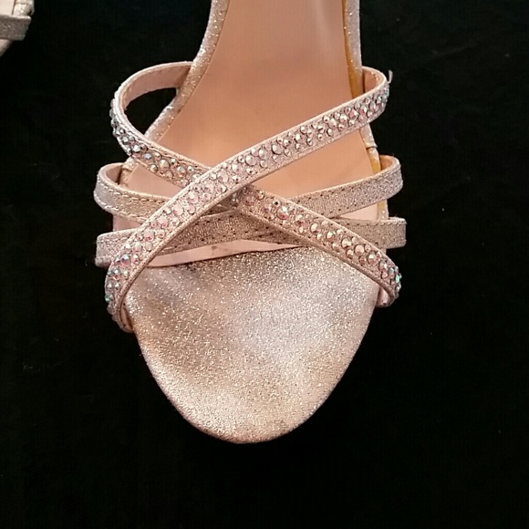 RHINESTONE ๐ HEELS - Picture 2 of 8