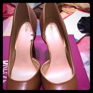Camel colored Mossimo 👠