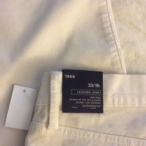 NWT GAP jeans 16/33