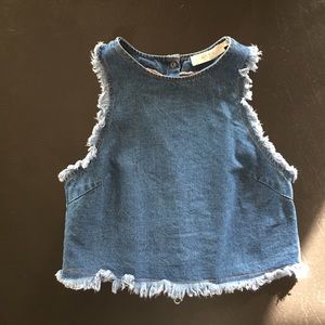 ASTR The Label cropped & frayed denim tank.