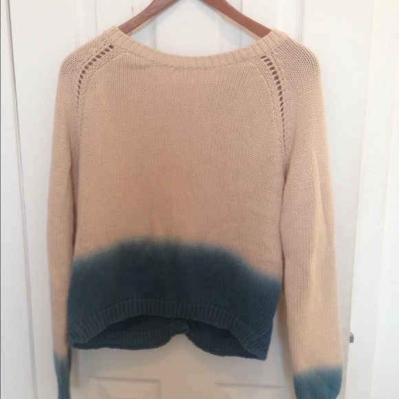 Ombré sweater with back slit