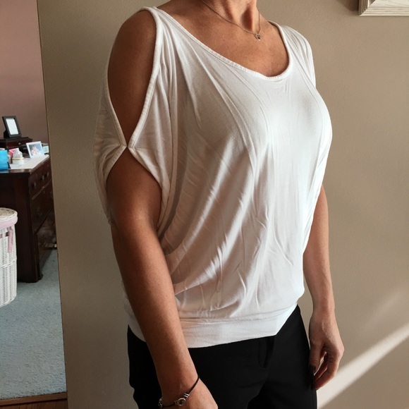 Lascana Shoulder-baring Cream Top Size M 👚