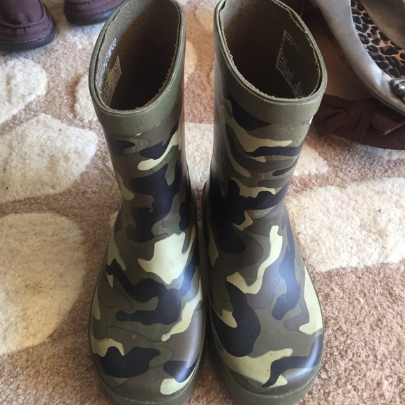 Little boy rain boots