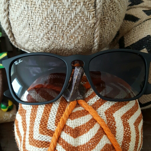 AUTHENTIC Rayban Erika