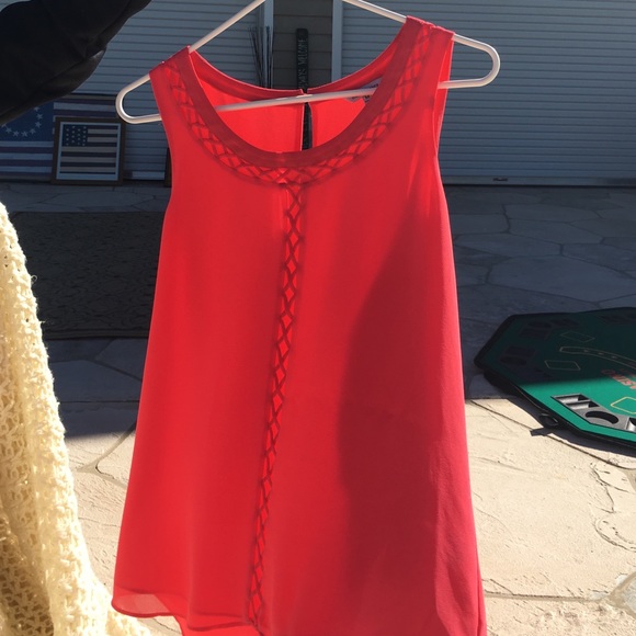 Sleeveless shirt