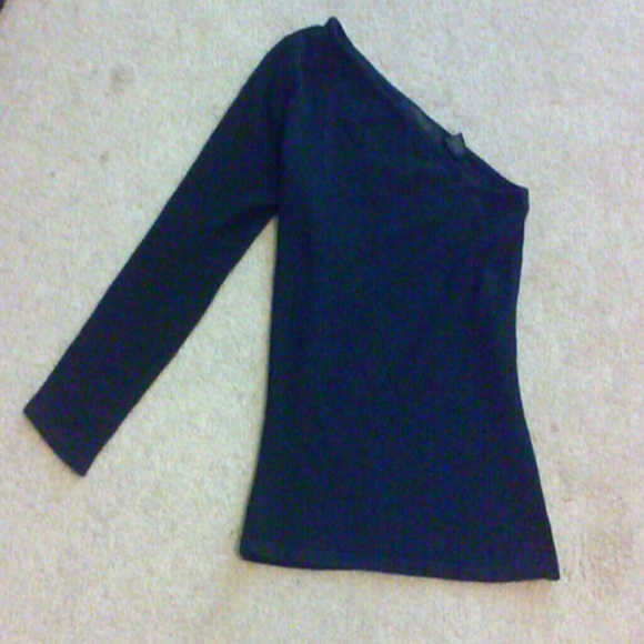 Expree One Shoulder Top for woman. Black.Small.