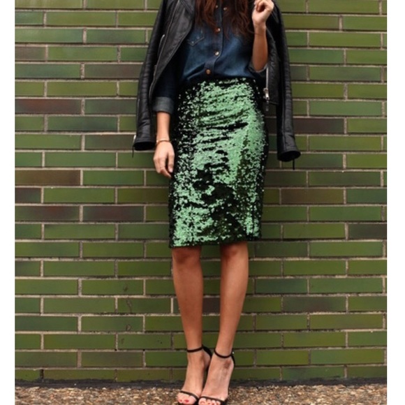 💥LAST 1💥 Amazing sequin emerald green midi skirt - Picture 2 of 3