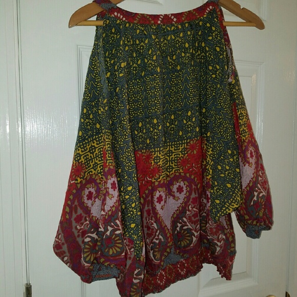 Umgee Cold Shoulder Top - Picture 3 of 4