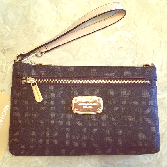 Michael Kors Wristlet 🎉