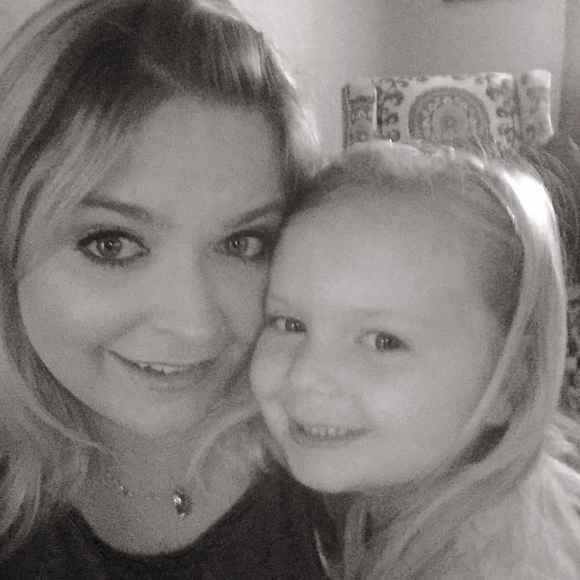 Meet your Posher, Jessica - Picture 1 of 1