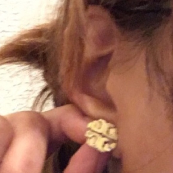 Platinum plated earring - Picture 2 of 4