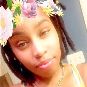 Meet your Posher, Briana