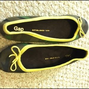 Gap Camo Flats