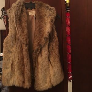Fur vest!
