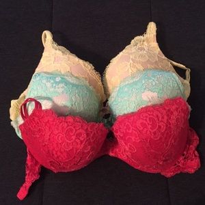 Three lace Victoria secrets push up bra.