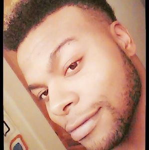 Meet your Posher, Derrick