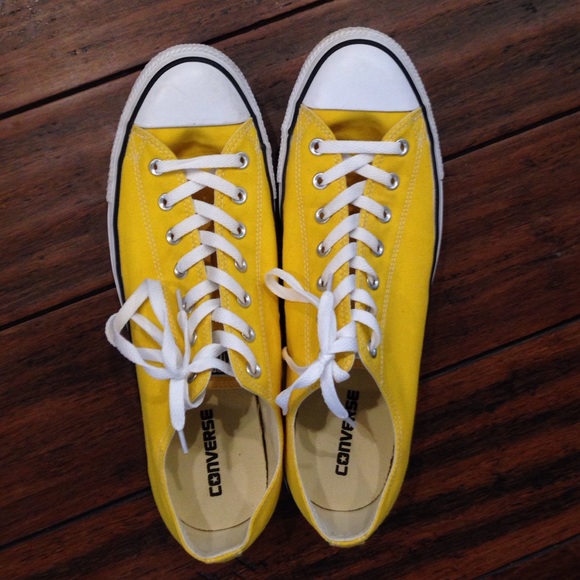 Men's yellow Converse- Worn once!!😃