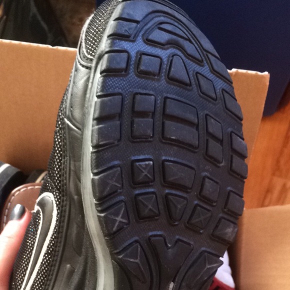 Womens Nike running sneaker - Picture 3 of 4