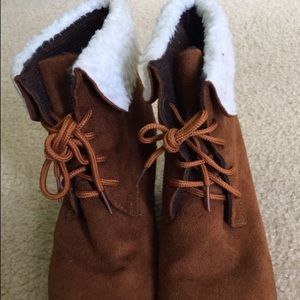 Size 8 Womens Wedge boots