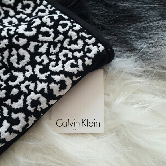 Calvin Klein Dresses & Skirts - Calvin Klein pencil skirt