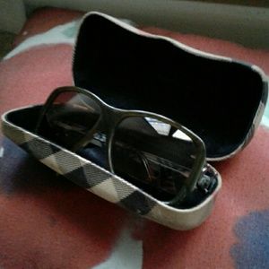 Authentic Burberry sunglasess