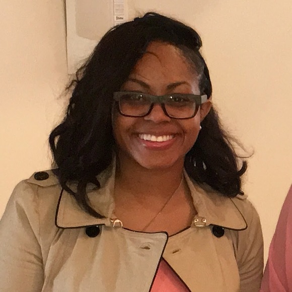 Meet your Posher, Yvette