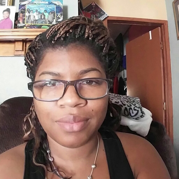 Meet your Posher, Albertha - Picture 1 of 1