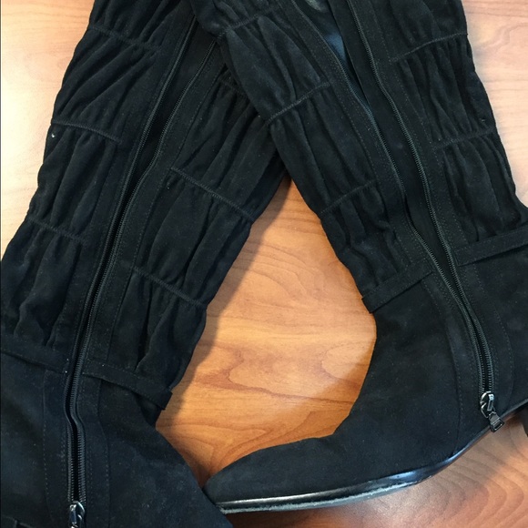 *ADDITIONAL PHOTOS* zipper works. SOLD - Picture 2 of 4