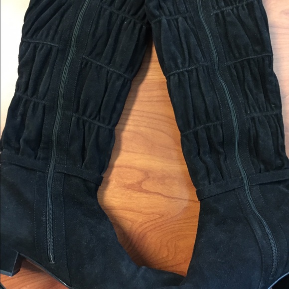 *ADDITIONAL PHOTOS* zipper works. SOLD - Picture 3 of 4