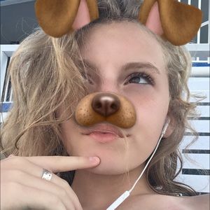 Meet your Posher, Emma