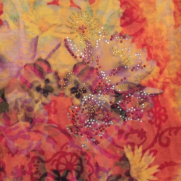 Like New lovely print tee - Picture 3 of 4