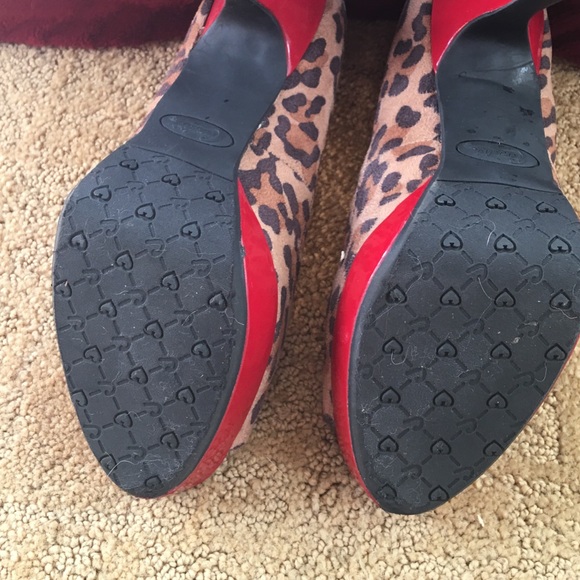 Pumps - Picture 2 of 3