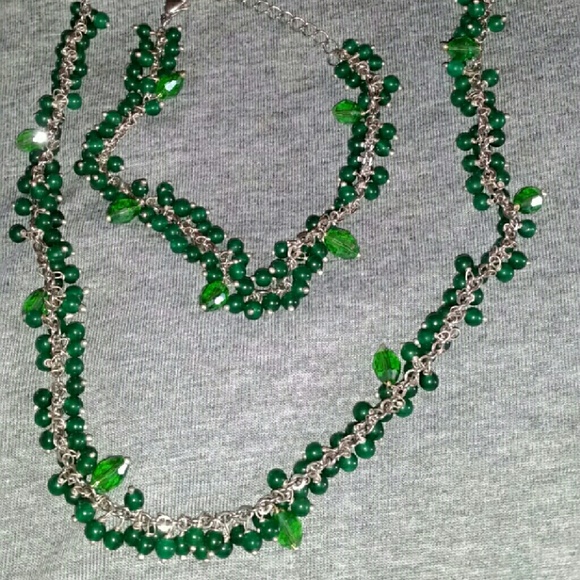 Necklace and earring set