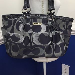 EUC. Navy and silver/grey Coach purse