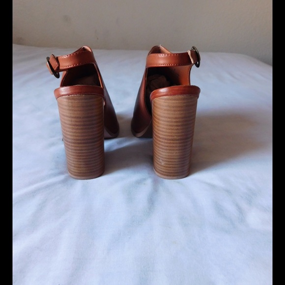 Real Leather!!! Chic Tan Slingback Chunky Heels - Picture 4 of 4